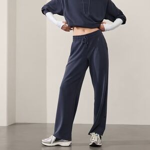 NWT Athleta Seasoft Mid Rise Straight Pant | Navy